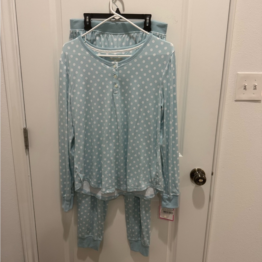 Gorgeous color so soft, comfy material very snuggly